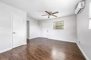 1711 Fourcade St, Houston, TX 77023 - Photo 6