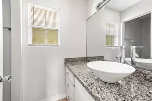 1711 Fourcade St, Houston, TX 77023 - Photo 8