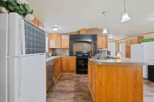 13053 Oak Manor Ct, Willis, TX 77318 - Photo 12