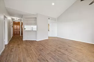 5210 Weslayan St, Houston, TX 77005 - Photo 2