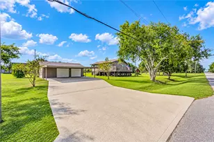 11605 Strom, Dickinson, TX 77539 - Photo 2