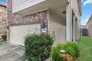 17046 Amarose Dr, Houston, TX 77090 - Photo 2