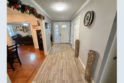 907 E Magnolia Street, Angleton, TX 77515 - Photo 2