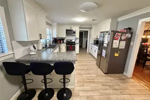 907 E Magnolia St, Angleton, TX 77515 - Photo 16