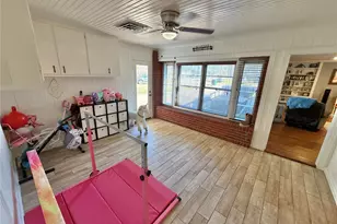 907 E Magnolia St, Angleton, TX 77515 - Photo 14