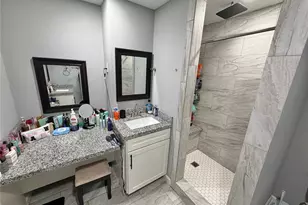 907 E Magnolia St, Angleton, TX 77515 - Photo 32