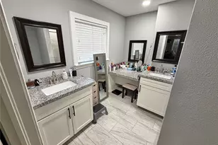 907 E Magnolia St, Angleton, TX 77515 - Photo 34