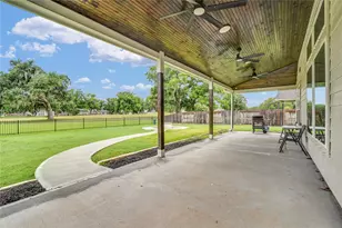 411 S Amherst Dr, West Columbia, TX 77486 - Photo 34