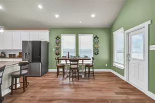 411 S Amherst Dr, West Columbia, TX 77486 - Photo 14