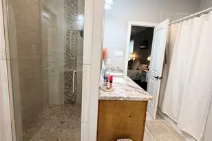 211 Brazos Dr, Baytown, TX 77523 - Photo 10