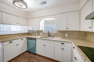 1410 Parkside Dr, Pasadena, TX 77502 - Photo 14