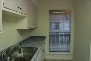 6601 Sands Point Dr, Houston, TX 77074 - Photo 12