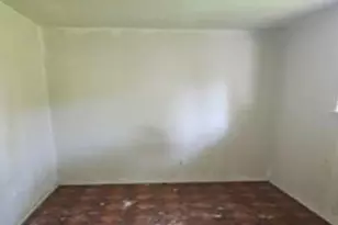 4806 Grapevine St, Houston, TX 77045 - Photo 6