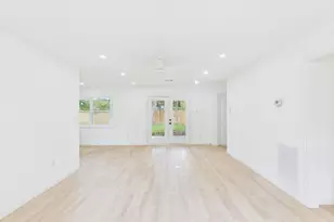 2002 Jones St, Rosenberg, TX 77471 - Photo 18