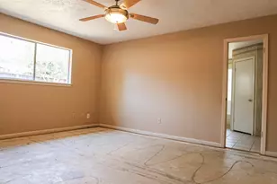 13226 Holston Hills Dr, Houston, TX 77069 - Photo 16