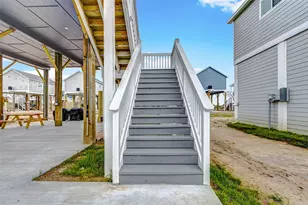 1079 Johnson Rd, Gilchrist, TX 77617 - Photo 26