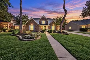 10215 Minturn Ln, Houston, TX 77064 - Photo 2