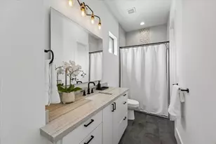 2705 Julian St, Houston, TX 77009 - Photo 36