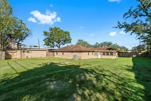 1723 Campbell Rd, Houston, TX 77080 - Photo 22