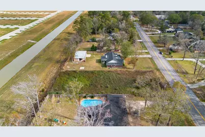 1012 Chateau Woods Parkway Drive, Conroe, TX 77385 - Photo 6