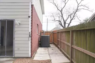 7916 Comal St, Houston, TX 77051 - Photo 20