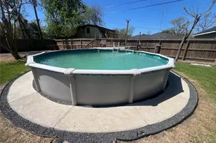 402 Lyndale Dr, Highlands, TX 77562 - Photo 28