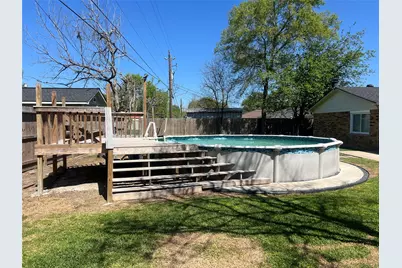 402 Lyndale Drive, Highlands, TX 77562 - Photo 32