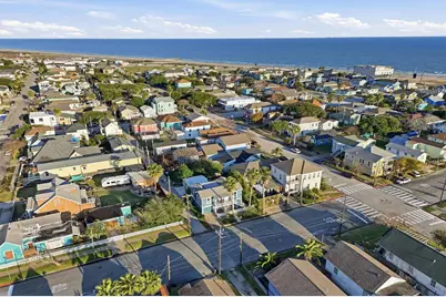 1314 15th Street, Galveston, TX 77550 - Photo 2