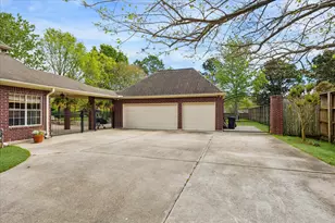 805 Murphy Ln, Friendswood, TX 77546 - Photo 4