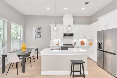 305 Queen Sude Lane, Houston, TX 77091 - Photo 8
