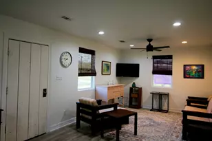 1061 O' Neil Rd, Crystal Beach, TX 77650 - Photo 4