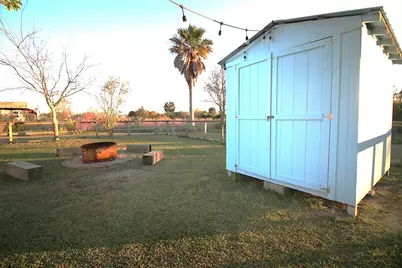 1061 O'Neil Road, Crystal Beach, TX 77650 - Photo 2