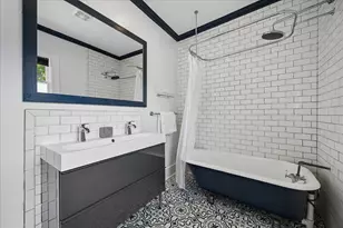2231 Singleton St, Houston, TX 77008 - Photo 14