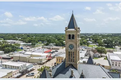 401 Bowie Street, Hallettsville, TX 77964 - Photo 46