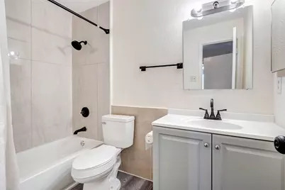 9700 Leawood Boulevard #201, Houston, TX 77099 - Photo 18