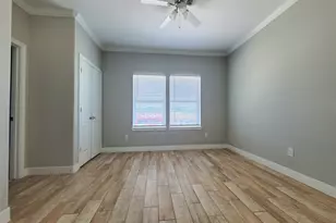 501 E Davis St, Conroe, TX 77301 - Photo 10