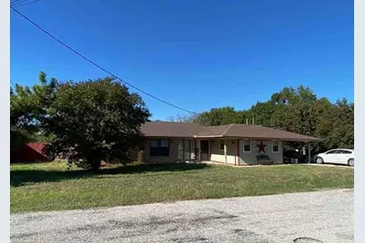 136 Runaway Bay Drive, Runaway Bay, TX 76426 - Photo 1