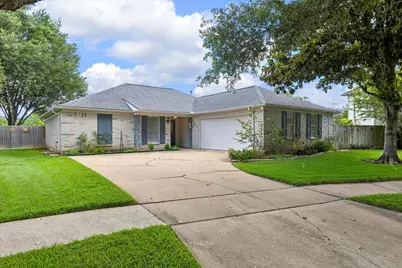 3523 Hidden Creek Drive, Sugar Land, TX 77479 - Photo 2