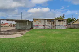 1701 Lee Dr, Baytown, TX 77520 - Photo 20