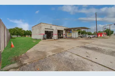 1701 Lee Drive, Baytown, TX 77520 - Photo 4