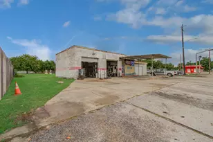 1701 Lee Dr, Baytown, TX 77520 - Photo 4