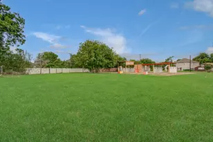 1701 Lee Dr, Baytown, TX 77520 - Photo 22