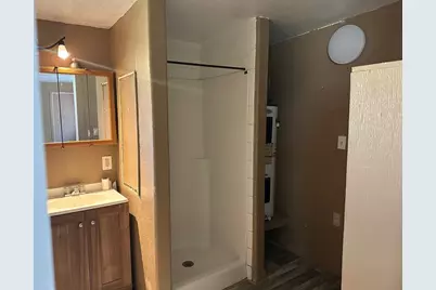 310 S Avenue D, Freeport, TX 77541 - Photo 6