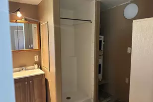310 S Avenue D, Freeport, TX 77541 - Photo 6