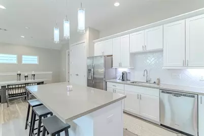 240 Julia Street #D, Houston, TX 77022 - Photo 6