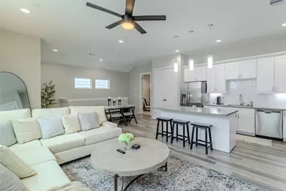 240 Julia Street #D, Houston, TX 77022 - Photo 4