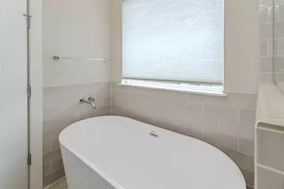 240 Julia Street #D, Houston, TX 77022 - Photo 12