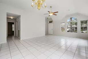 9619 E Withers Way Cir, Houston, TX 77065 - Photo 8