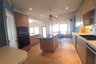 1823 Port O' Call St, Tiki Island, TX 77554 - Photo 12