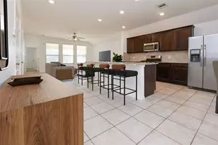 306 Marble Springs Ln, La Marque, TX 77568 - Photo 2